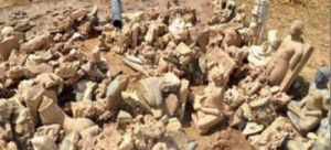 A farmer in Etawah district of Uttar Pradesh surprised all when he discovered 400 to 500 ancient Jain and Buddhist idols from a farmland while ploughing.